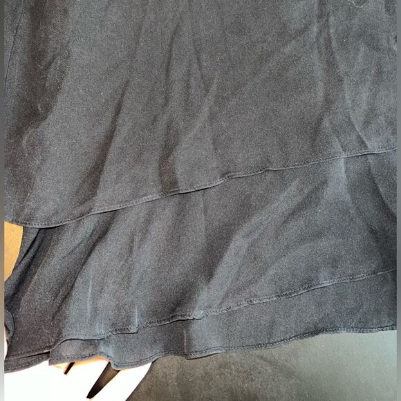 Theory “Kalstinn” Sleeveless 100% Silk Black Blouse Size Large EUC - Picture 3 of 8